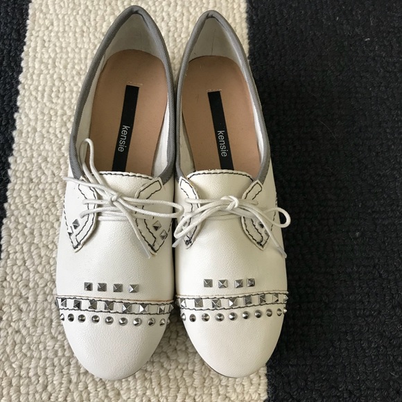 Kensie Shoes - White studded man tailored Oxford shoes